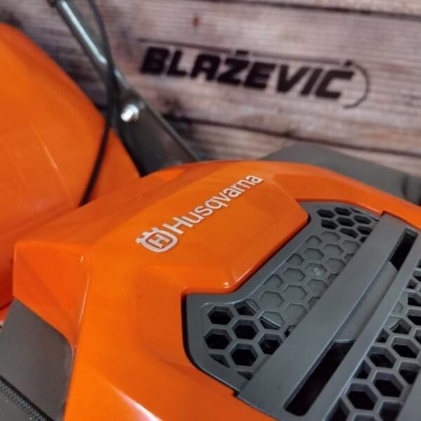 Motorna kosilica Husqvarna LC 140P - Slika 12