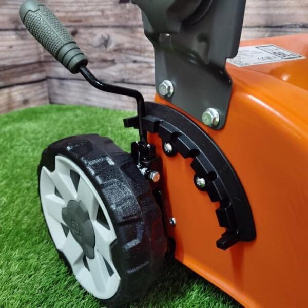 Motorna kosilica Husqvarna LB 256SP - Slika 12
