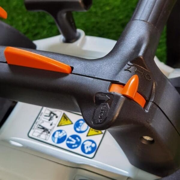 Motorna pila STIHL MS 151 TC-E - Slika 13