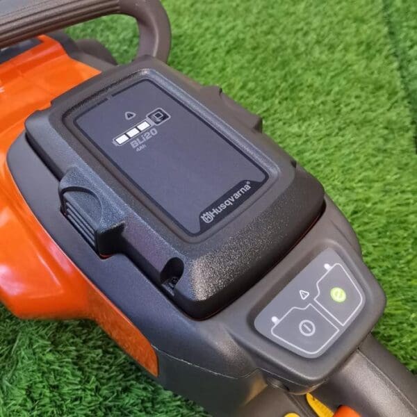 Baterijska pila Husqvarna 120i SET - Slika 8