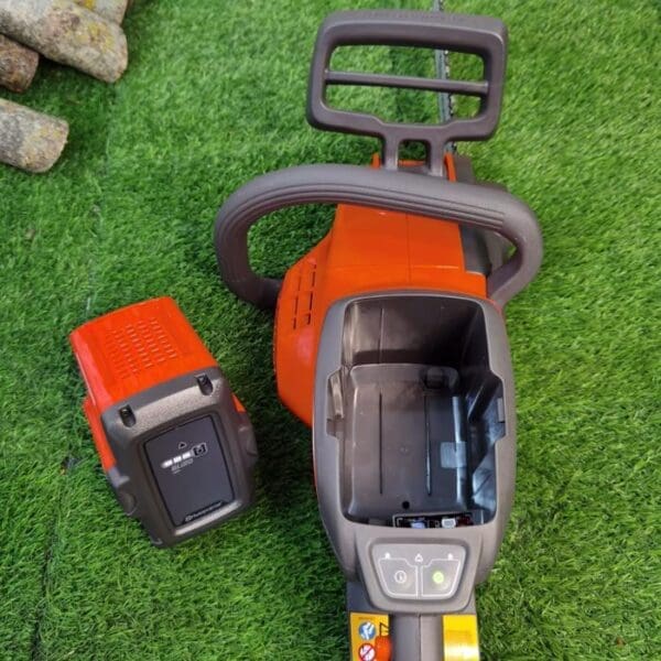 Baterijska pila Husqvarna 120i SET - Slika 15