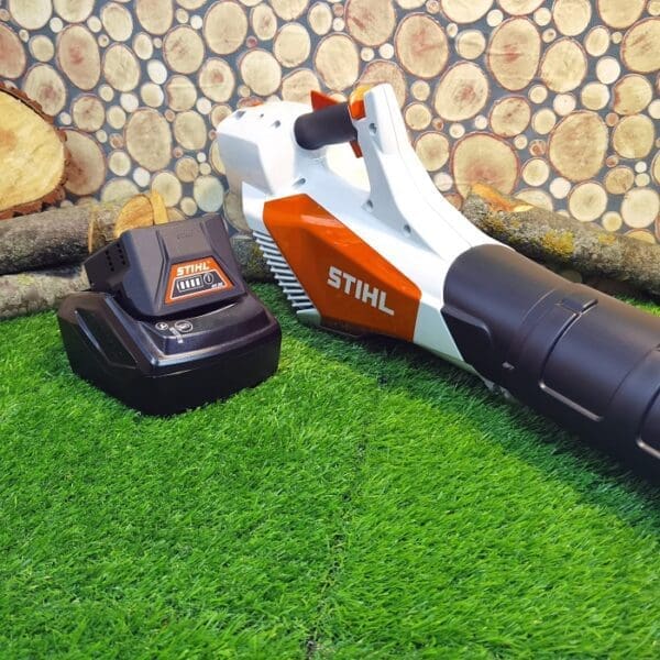 Akumulatorski puhač STIHL BGA 57 s 2xAK 20 i AL 101 - Slika 9
