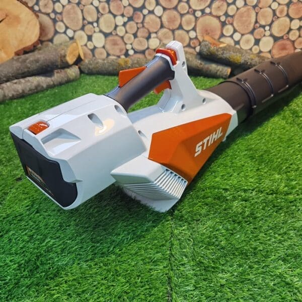 Akumulatorski puhač STIHL BGA 57 s 2xAK 20 i AL 101 - Slika 6