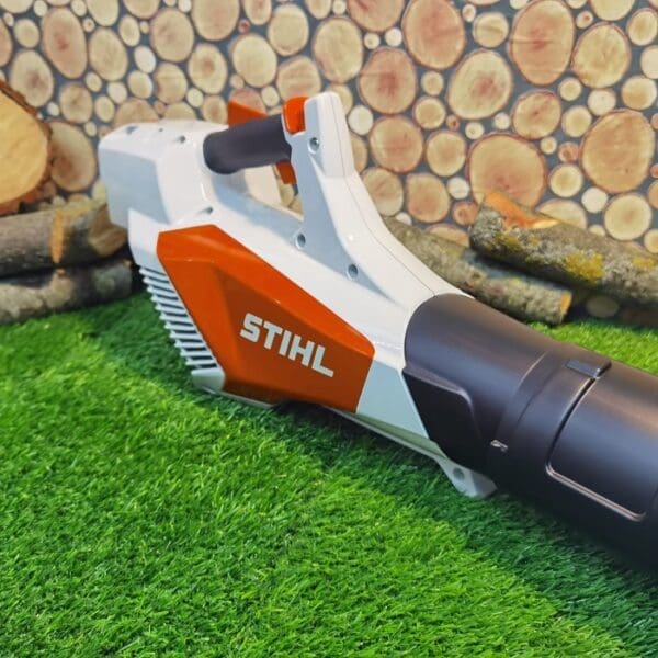 Akumulatorski puhač STIHL BGA 57 s 2xAK 20 i AL 101 - Slika 12