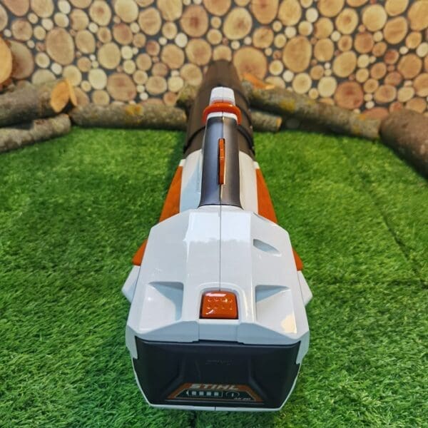Akumulatorski puhač STIHL BGA 57 s 2xAK 20 i AL 101 - Slika 11