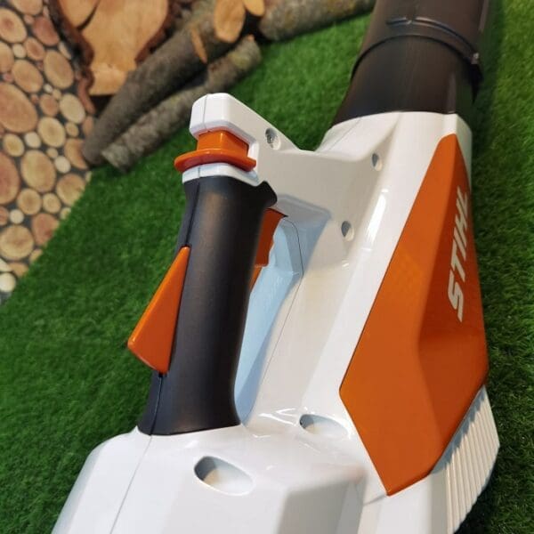 Akumulatorski puhač STIHL BGA 57 s 2xAK 20 i AL 101 - Slika 10
