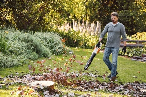 Akumulatorski puhač STIHL BGA 57 s 2xAK 20 i AL 101 - Slika 15
