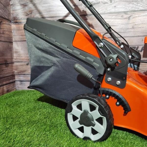 Motorna kosilica Husqvarna LC 140SP - Slika 17
