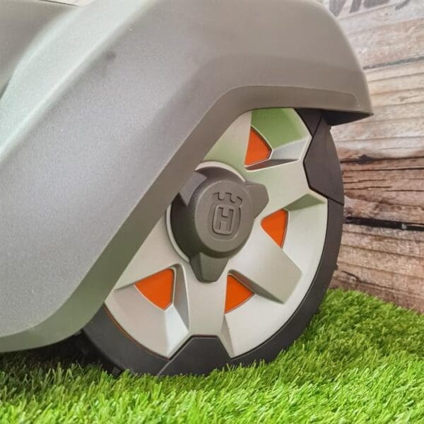 Husqvarna Automower 430X robotska kosilica - Slika 16