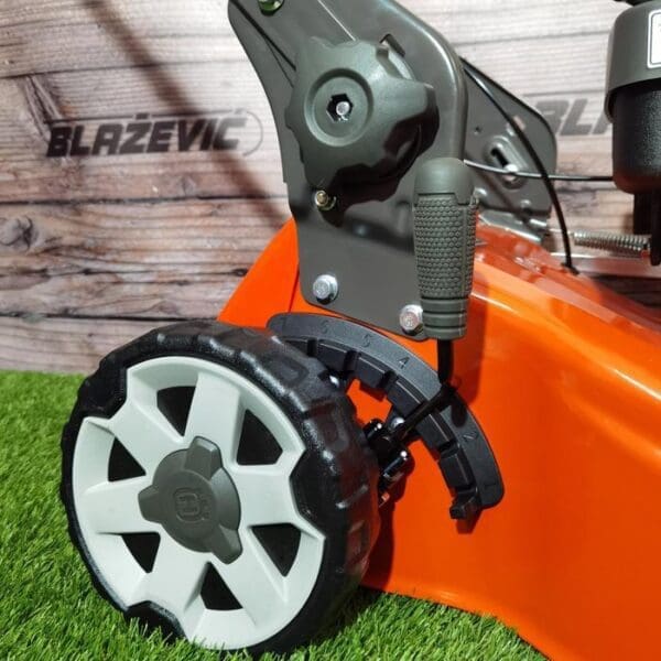 Motorna kosilica Husqvarna LC 151S - Slika 23