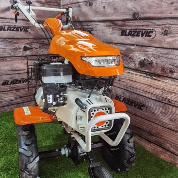 STIHL motorna kopačica MH 700 - Slika 7