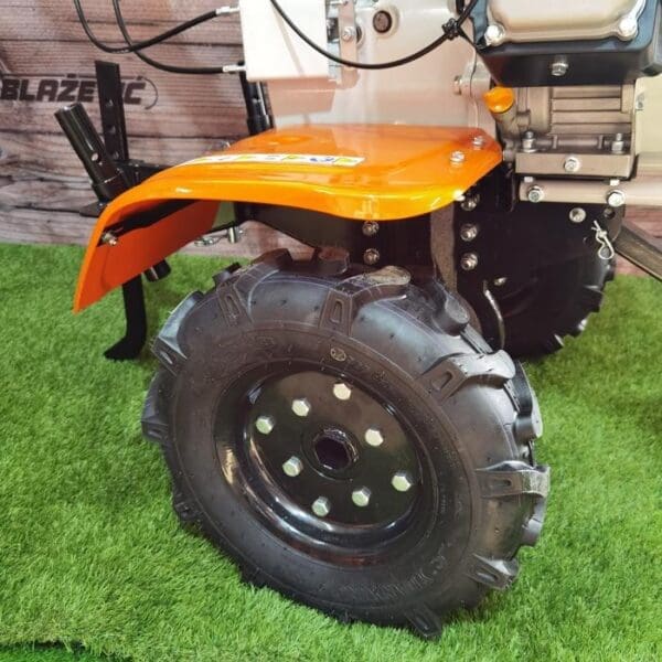 STIHL motorna kopačica MH 700 - Slika 12