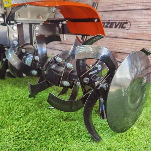 STIHL motorna kopačica MH 700 - Slika 19