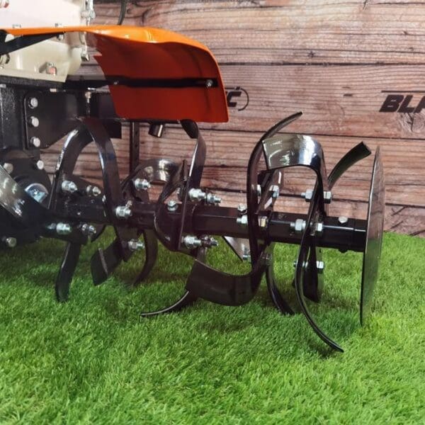 STIHL motorna kopačica MH 700 - Slika 20