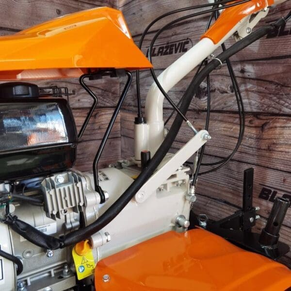STIHL motorna kopačica MH 700 - Slika 23