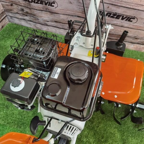 STIHL motorna kopačica MH 700 - Slika 24