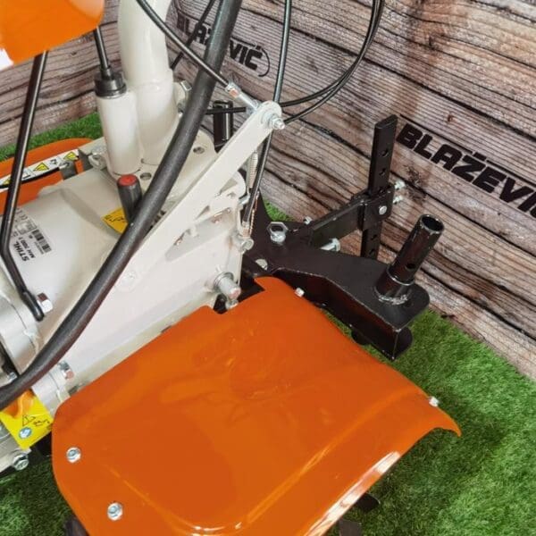 STIHL motorna kopačica MH 700 - Slika 29
