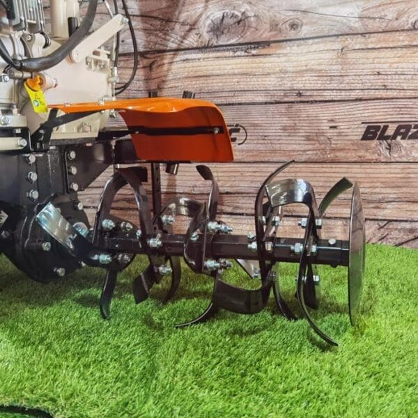 STIHL motorna kopačica MH 700 - Slika 32
