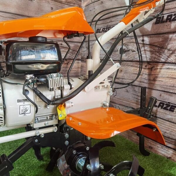STIHL motorna kopačica MH 700 - Slika 33