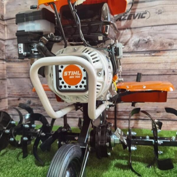 STIHL motorna kopačica MH 700 - Slika 35