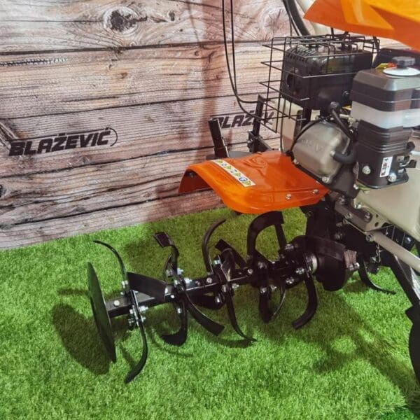 STIHL motorna kopačica MH 700 - Slika 37