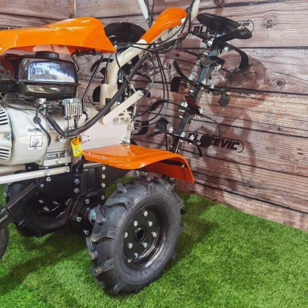 STIHL motorna kopačica MH 700 - Slika 43
