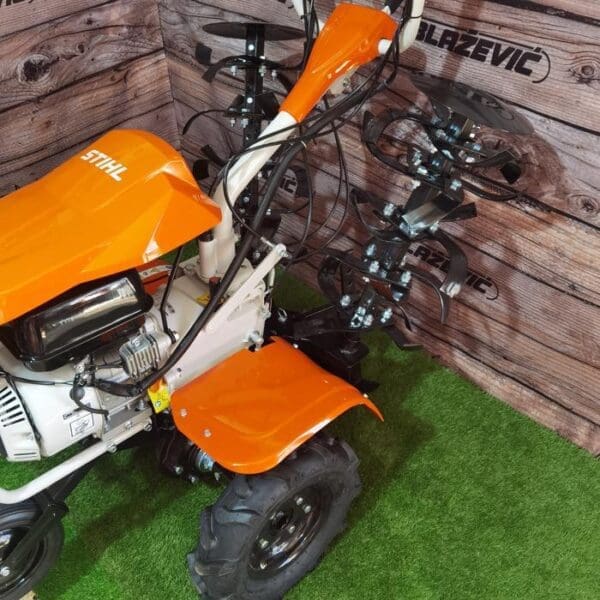 STIHL motorna kopačica MH 700 - Slika 47