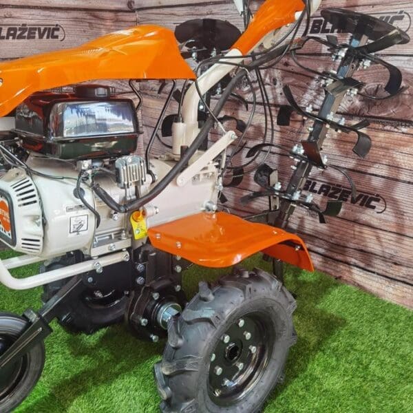 STIHL motorna kopačica MH 700 - Slika 48