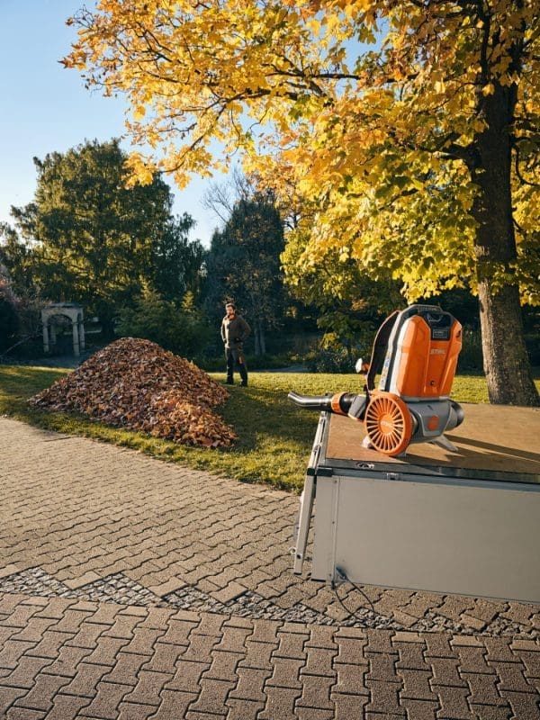 Akumulatorski puhač STIHL BGA 300 - Slika 10