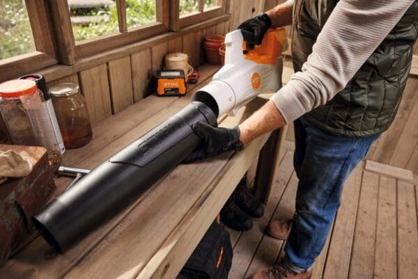 Akumulatorski puhač STIHL BGA 50 set s 1 baterijom - Slika 7